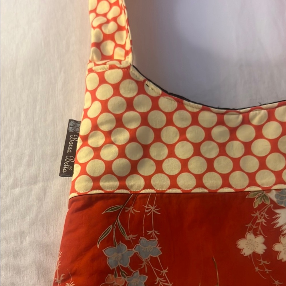 NWOT-Borsa Bella Vibrant Orange and White Geometric Shoulder Bag - Picture 3 of 5